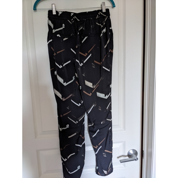RW&CO Black Patterned Pants - Picture 2 of 4